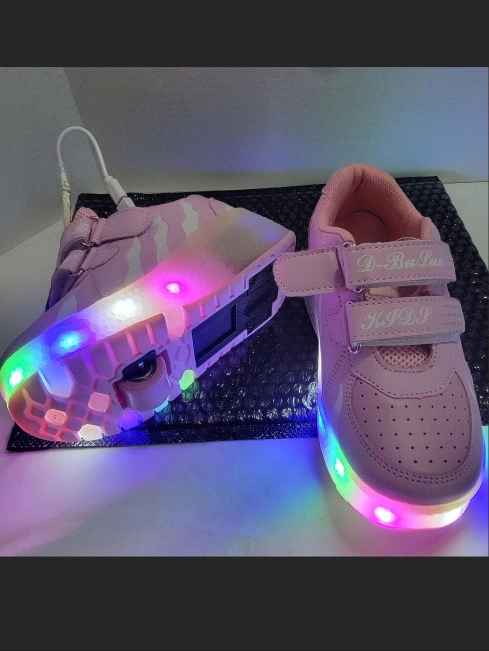 Kids Light-Up Pink Roller Sneakers Size 11.5